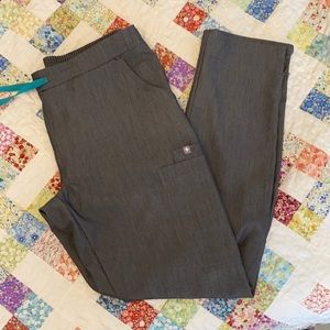 Figs small cargo scrub pants